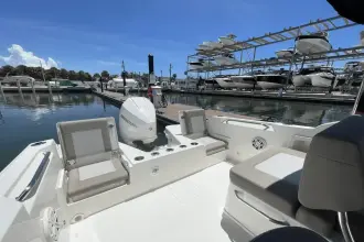 Thumbnail von Boston Whaler 210 Vantage