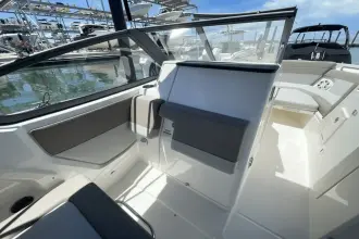 Thumbnail von Boston Whaler 210 Vantage