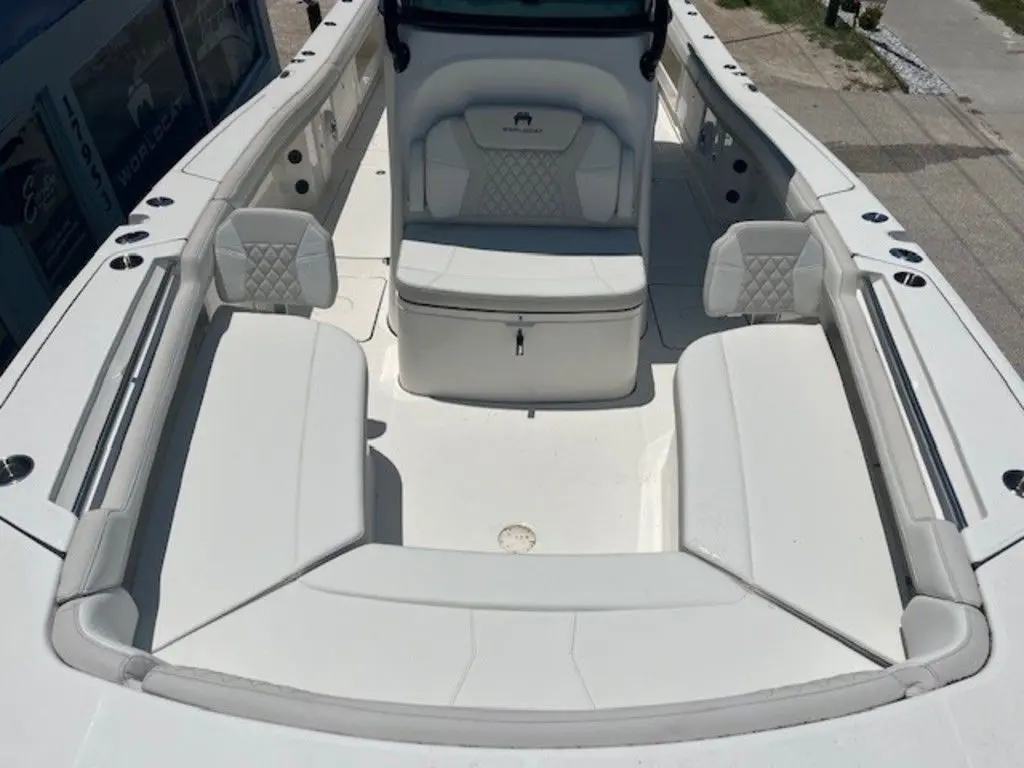 Thumbnail von World Cat 325 CC