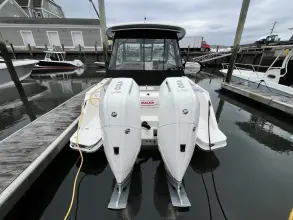 Thumbnail von Boston Whaler 330 Vantage