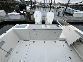 Thumbnail von Boston Whaler 330 Vantage
