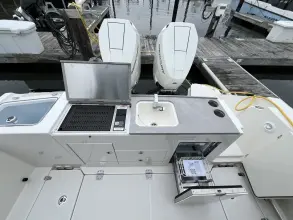 Thumbnail von Boston Whaler 330 Vantage