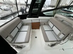Thumbnail von Boston Whaler 330 Vantage
