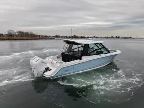 Thumbnail von Boston Whaler 330 Vantage