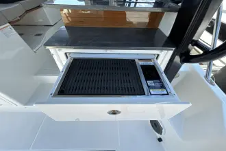 Thumbnail von Boston Whaler 365 Conquest