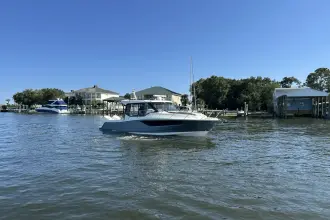 Thumbnail von Boston Whaler 365 Conquest