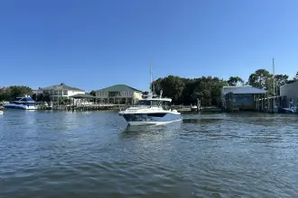 Thumbnail von Boston Whaler 365 Conquest