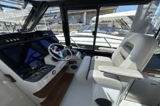 Thumbnail von Boston Whaler 365 Conquest