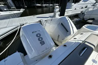 Thumbnail von Boston Whaler 365 Conquest