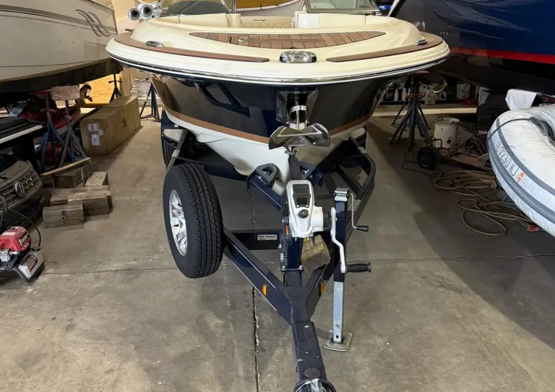 Thumbnail von Chris Craft 27 Launch