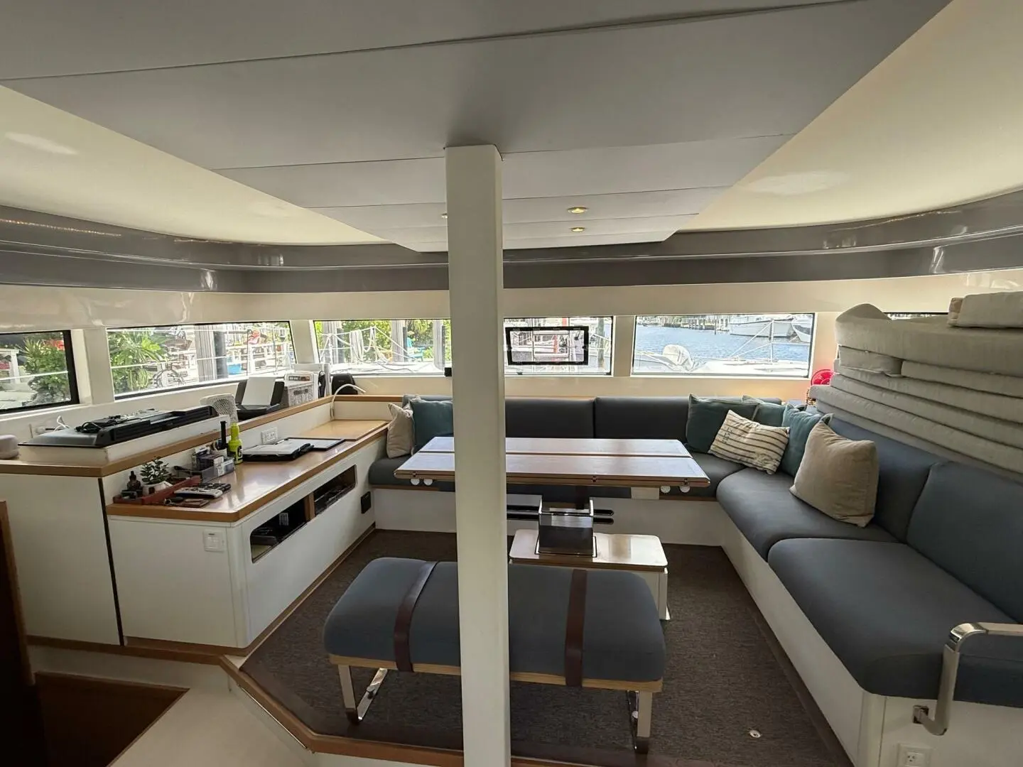 Thumbnail von Excess 15 Wine Down