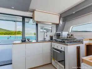 Thumbnail von Excess 15 Wine Down