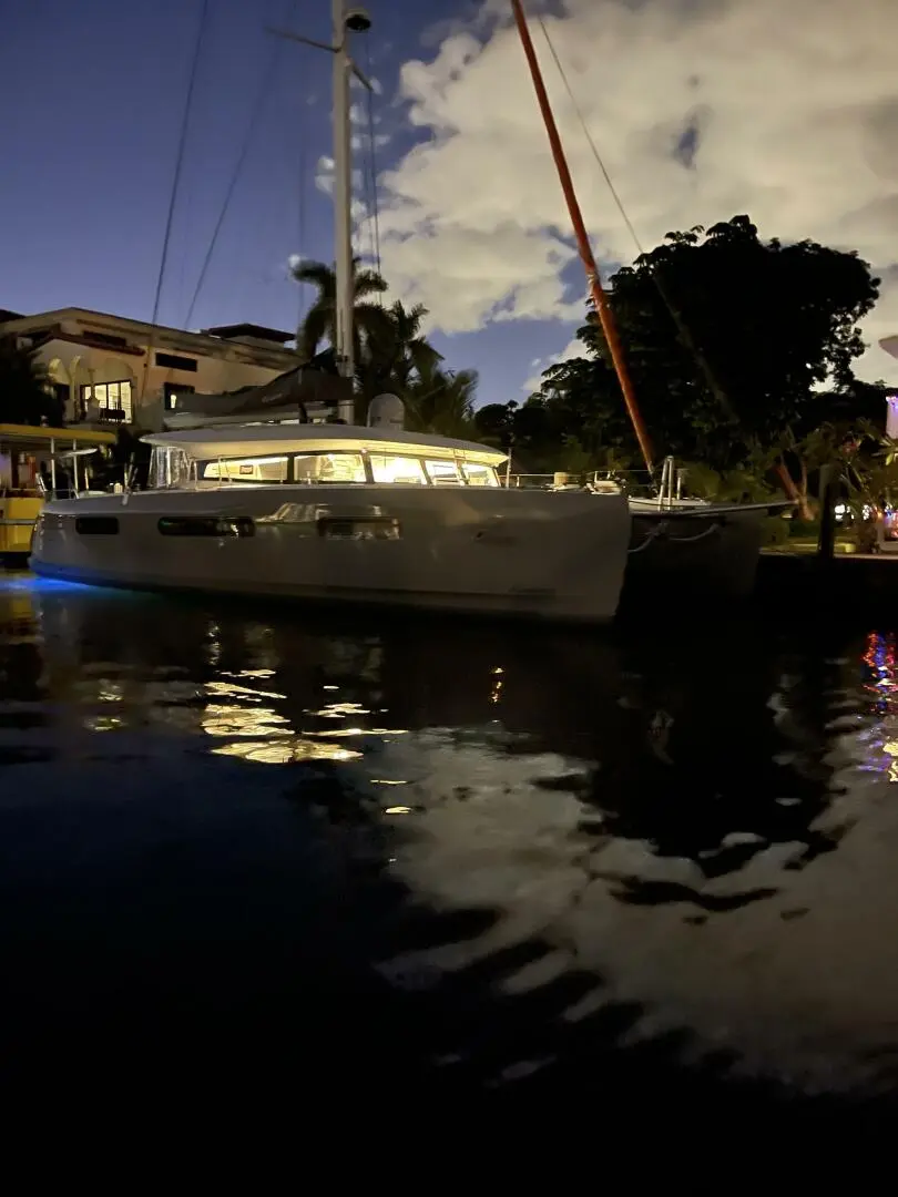 Thumbnail von Excess 15 Wine Down