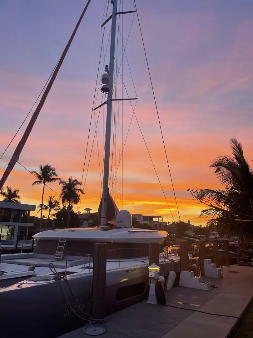 Thumbnail von Excess 15 Wine Down