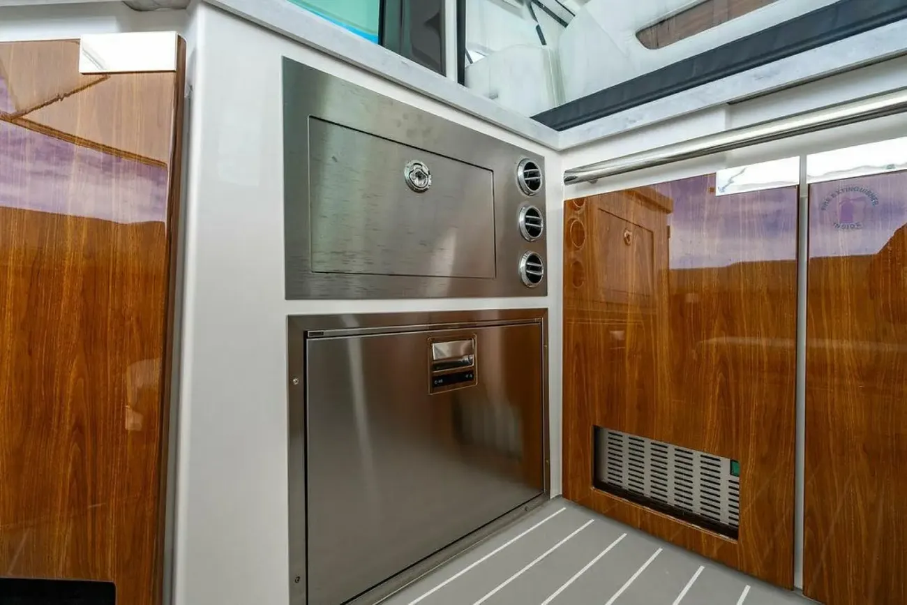 Thumbnail von Tiara Yachts 48LS