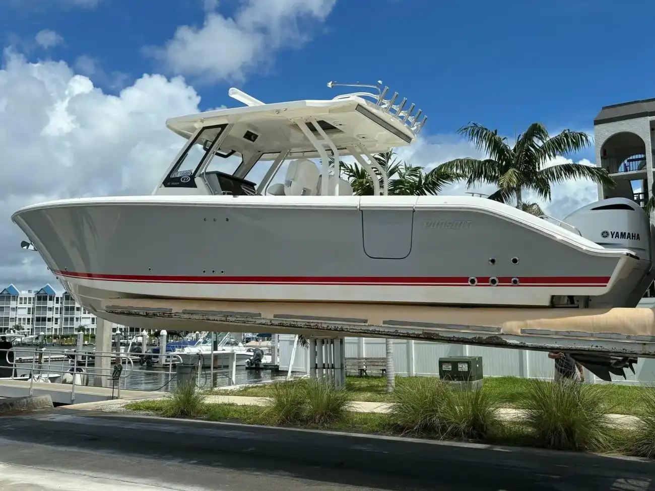 Thumbnail von Pursuit S 328