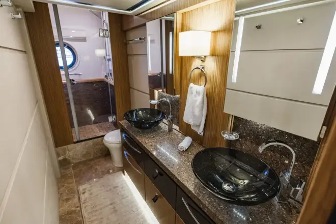 Sea Ray L650 Fly Piensa que es suyo