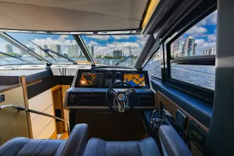 Thumbnail von Sea Ray L650 Fly denkt dat het van hem is