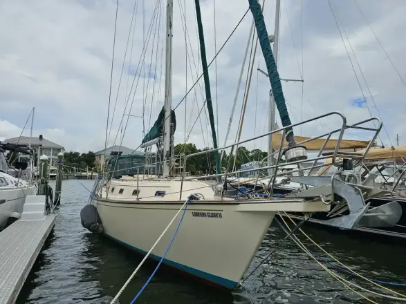 Island Packet 44 Loafer's Glory II