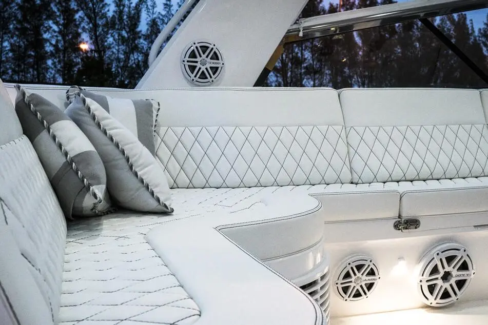 Thumbnail von Intrepid 475 Sport Yacht