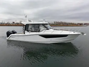 Thumbnail von Boston Whaler 365 Conquest
