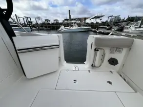 Thumbnail von Boston Whaler 365 Conquest
