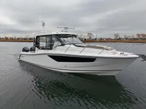 Thumbnail von Boston Whaler 365 Conquest