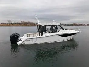 Thumbnail von Boston Whaler 365 Conquest