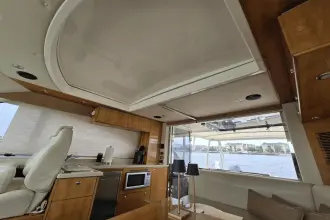 Thumbnail von Riviera 4400 Sport Yacht