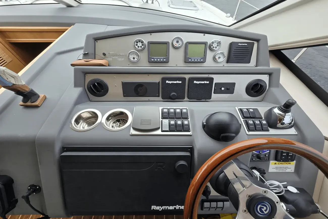 Thumbnail von Riviera 4400 Sport Yacht