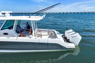 Thumbnail von Boston Whaler 360 Outrage