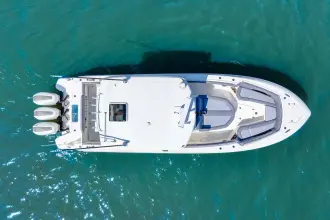 Thumbnail von Boston Whaler 360 Outrage