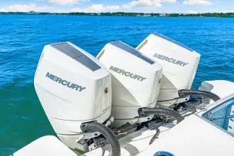 Thumbnail von Boston Whaler 360 Outrage