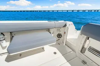 Thumbnail von Boston Whaler 360 Outrage
