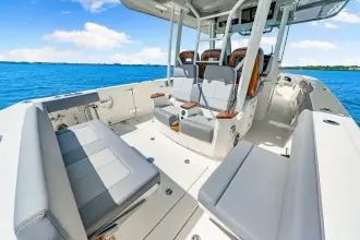 Thumbnail von Boston Whaler 360 Outrage