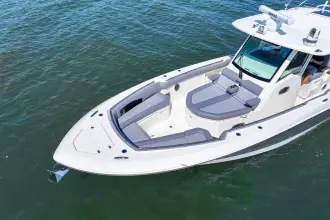 Thumbnail von Boston Whaler 360 Outrage