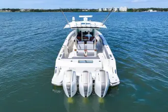 Thumbnail von Boston Whaler 360 Outrage