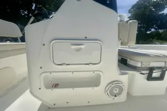 Thumbnail von Boston Whaler 170 Montauk