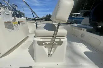 Thumbnail von Boston Whaler 170 Montauk