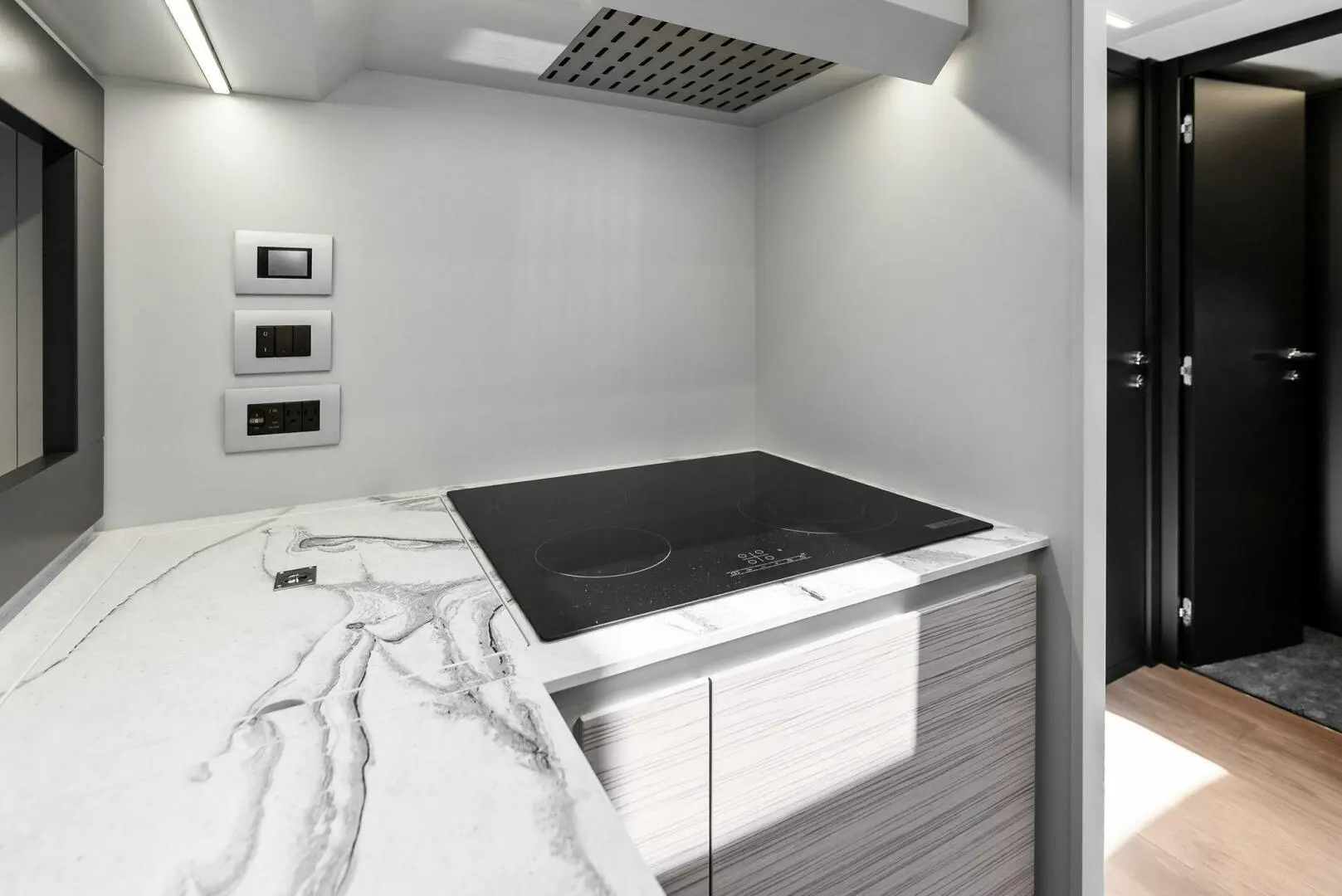 Thumbnail von Pershing 6X Ferretti Pershing Trade