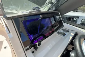 Thumbnail von Boston Whaler 240 Vantage