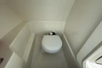 Thumbnail von Boston Whaler 240 Vantage