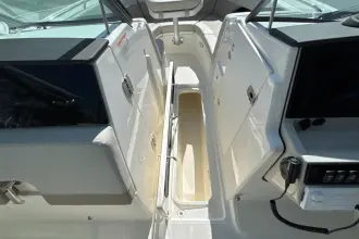 Thumbnail von Boston Whaler 240 Vantage