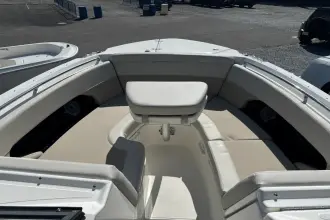 Thumbnail von Boston Whaler 240 Vantage