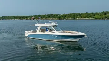 Thumbnail von Boston Whaler 350 Realm BLUE SKIES