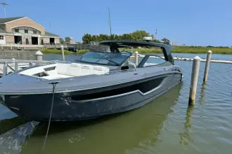 Thumbnail von Cruisers Yachts 38 GLS OB