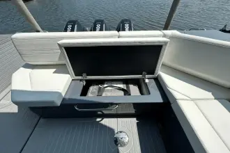 Thumbnail von Cruisers Yachts 38 GLS OB