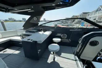 Thumbnail von Cruisers Yachts 38 GLS OB