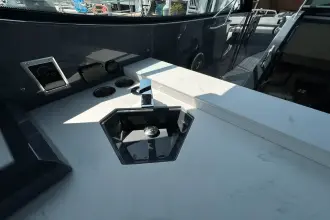 Thumbnail von Cruisers Yachts 38 GLS OB