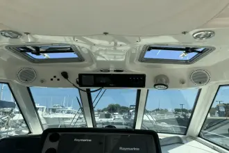 Thumbnail von Boston Whaler 345 Conquest